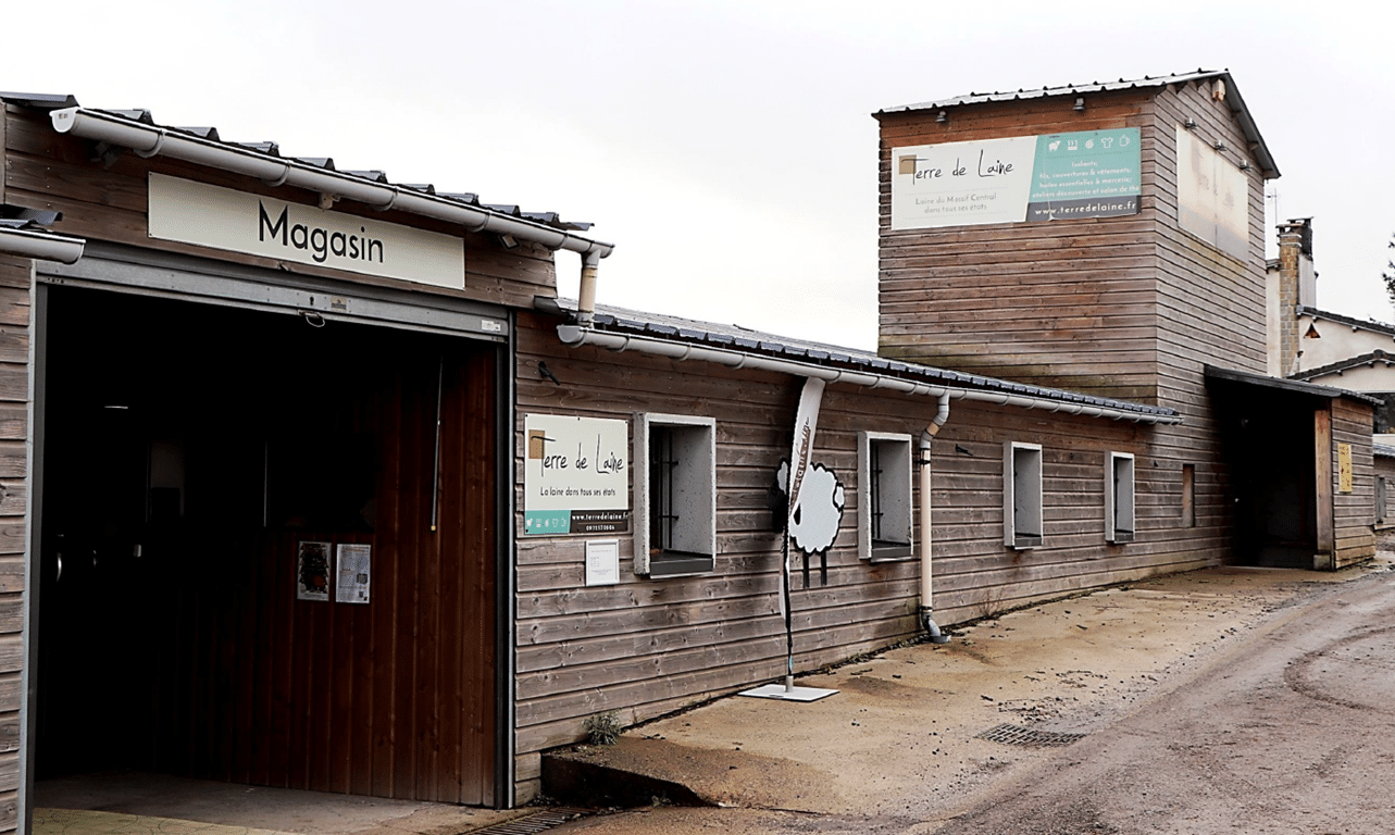 Le bâtiment de Terre de Laine à Saint-Pierre Roche