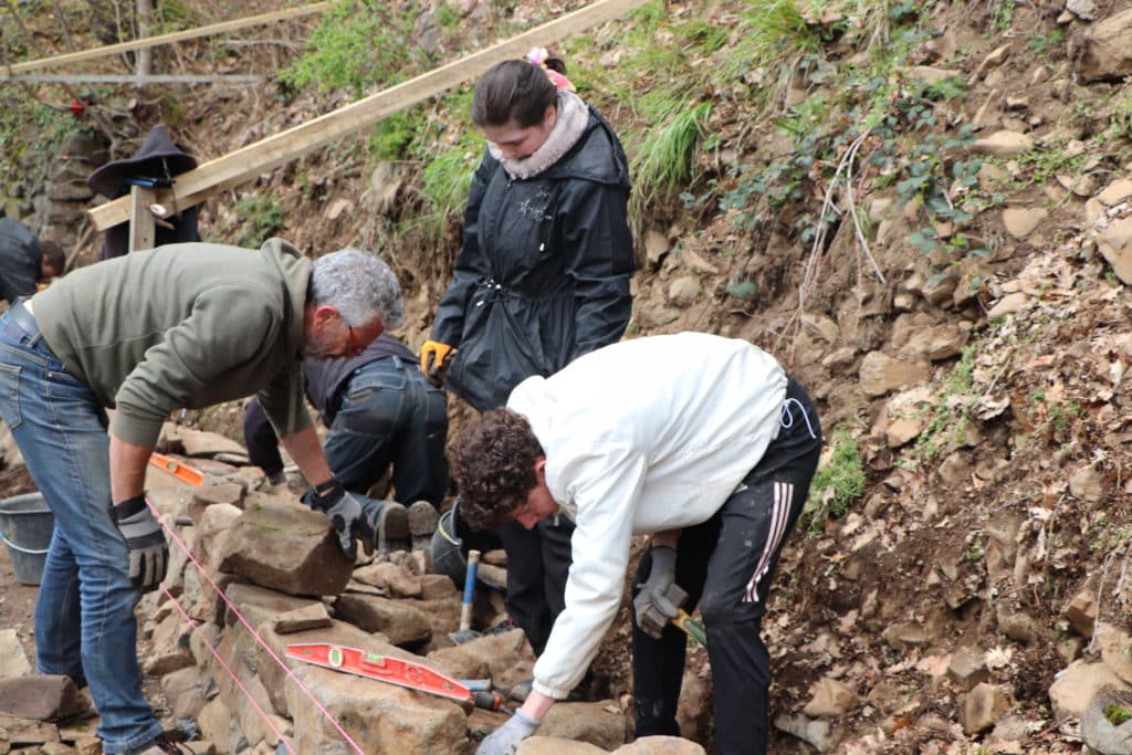 Apprentissage de la pierre sèche