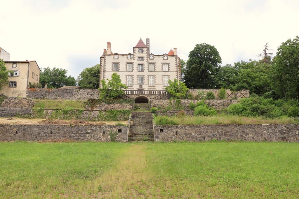 Le château de Saint-Genest L'enfant