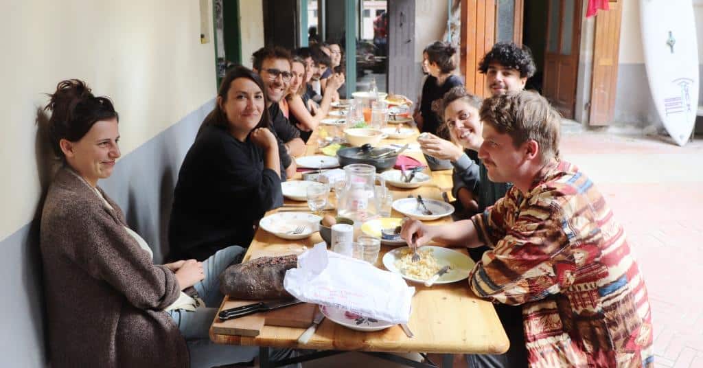 Repas en commun aux Lococotiers