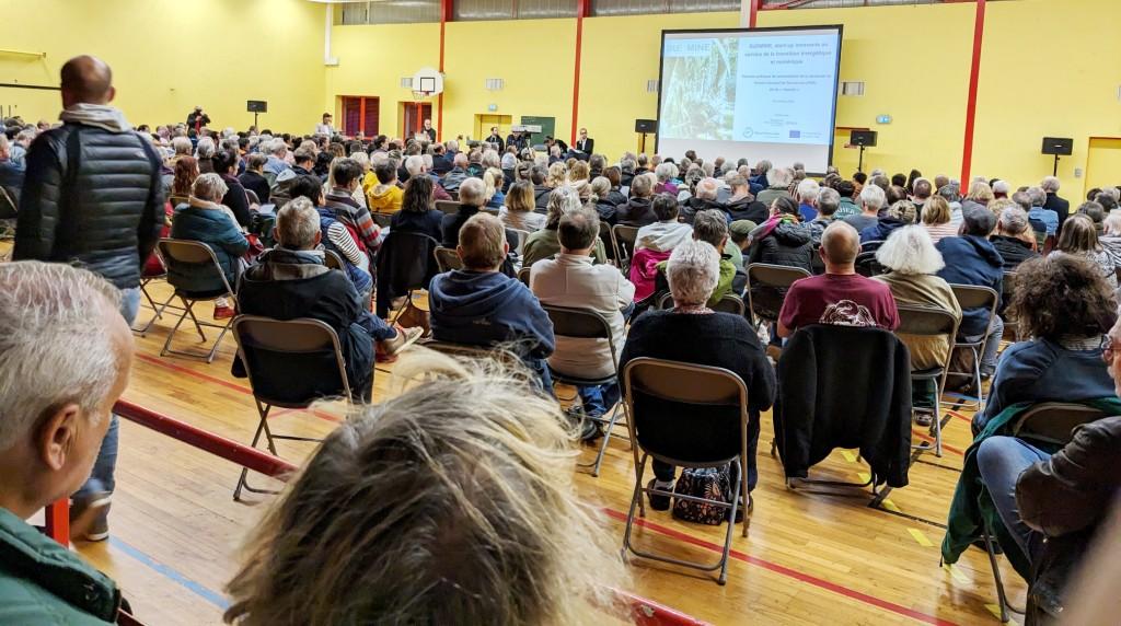 Vue des participants à la réunion sur le lithium à Vic