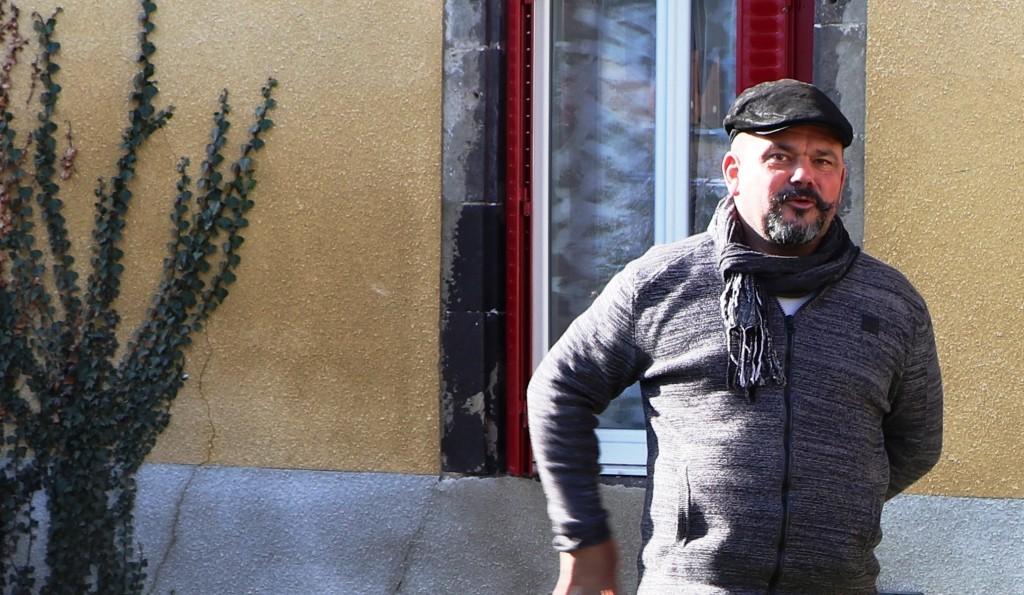 Emmanuel Morand devnt sa maison