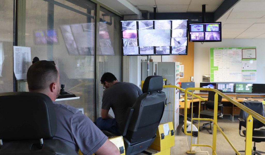 Salle de contrôle du site de valorisation des déchets