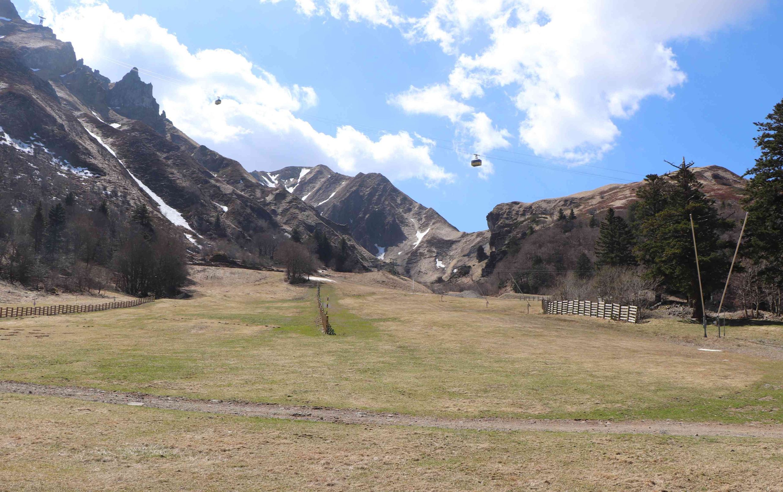 Au pied des pistes, la zone où le ruisseau d'Enfer passe en souterrain