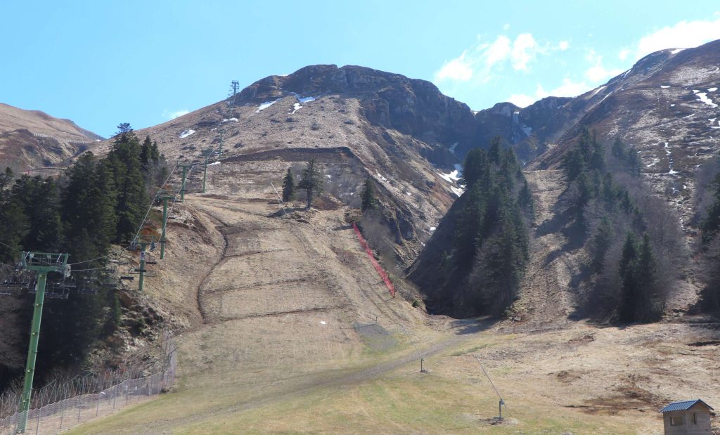 Les vallées de la Dore et de la Dogne, sur les pentes du Sancy