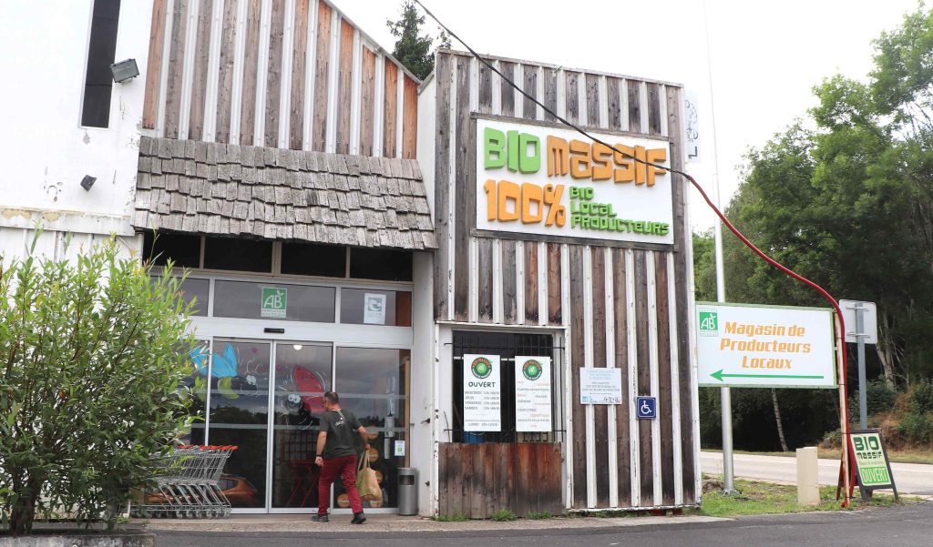 L'entrée du magasin de producteurs de Besse