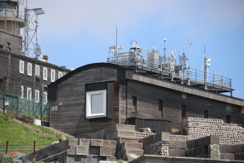 Le chalet de l'OPGC au sommet du puy de Dôme
