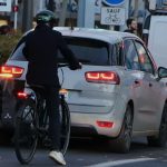 Cycliste dans la circulation