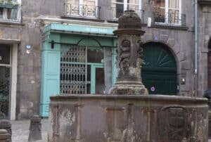 Fontaine place du Terrail